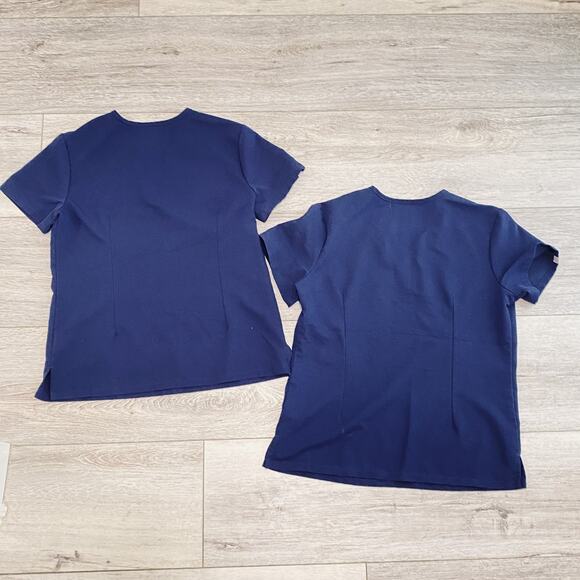 Figs Technical Collection Scrub Tops Womens XS 2pc Navy Uniform Pocket Catarina - Picture 3 of 4